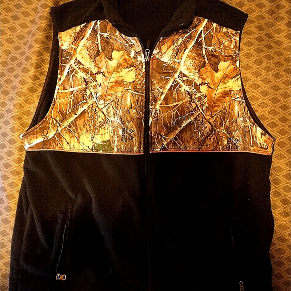 Realtree Camo Vest XL - Picture 1 of 6